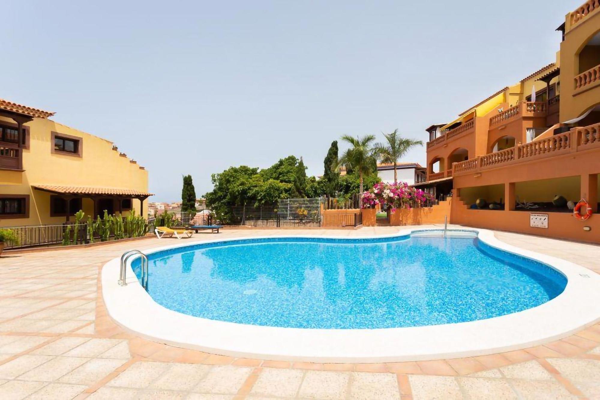 Eden Rentals Elite Palace Suites أذيخي المظهر الخارجي الصورة