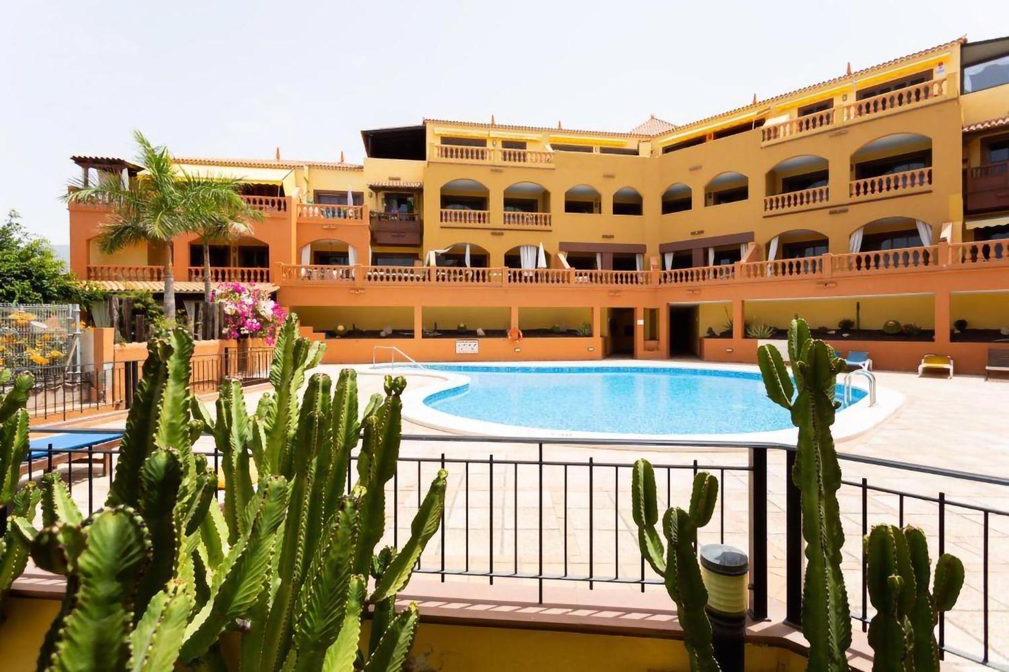 Eden Rentals Elite Palace Suites أذيخي المظهر الخارجي الصورة