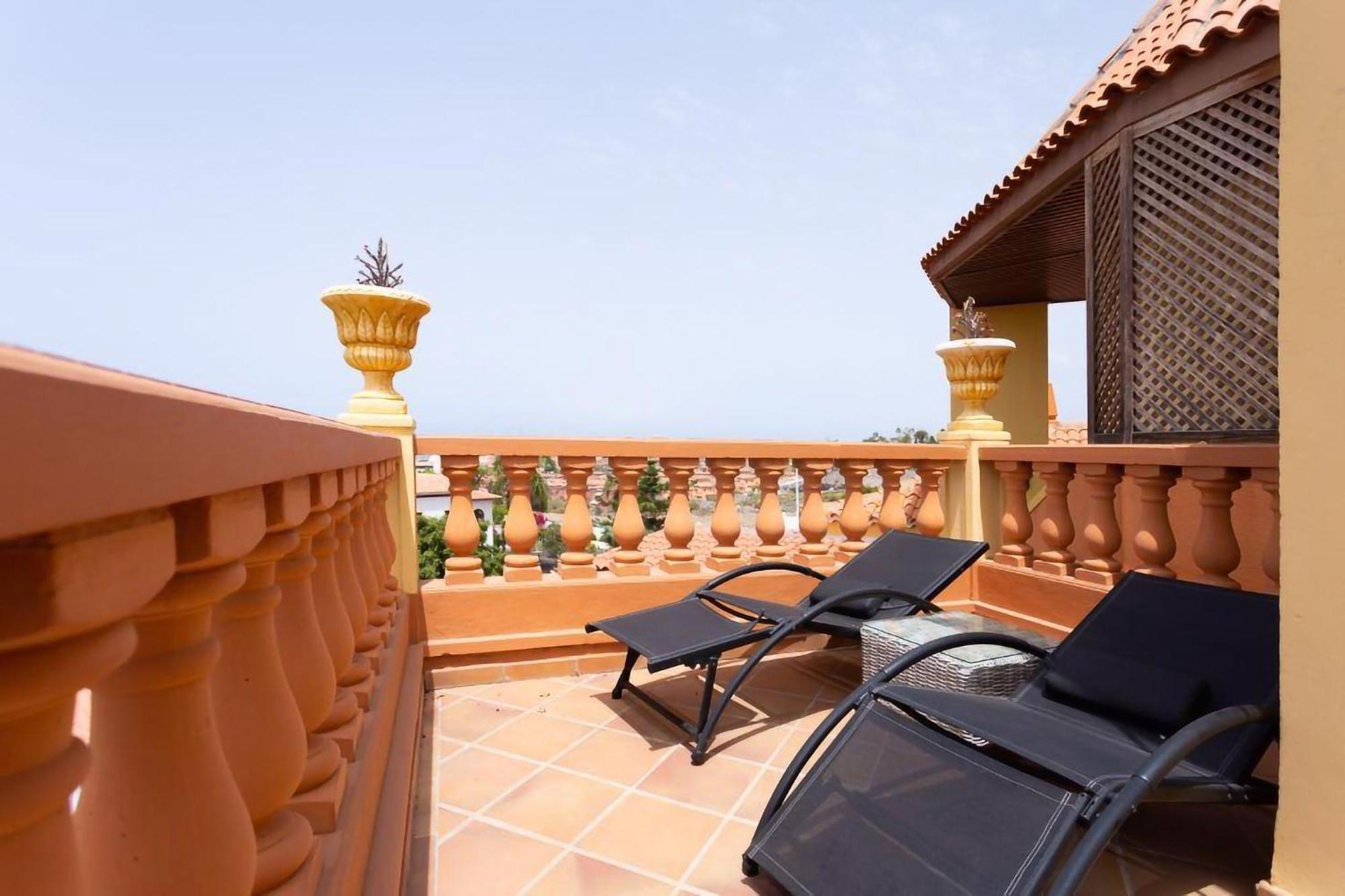 Eden Rentals Elite Palace Suites أذيخي المظهر الخارجي الصورة